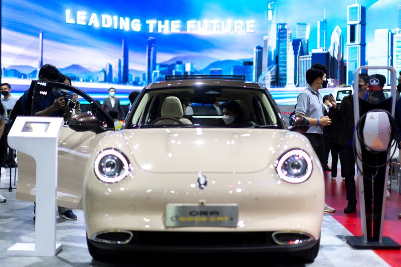 © Reuters. FILE PHOTO: EV car Good Cat by Ora, a brand by Great Wall Motors, is displayed at the Bangkok International Motor show in Bangkok, Thailand, March 22, 2022. REUTERS/Athit Perawongmetha