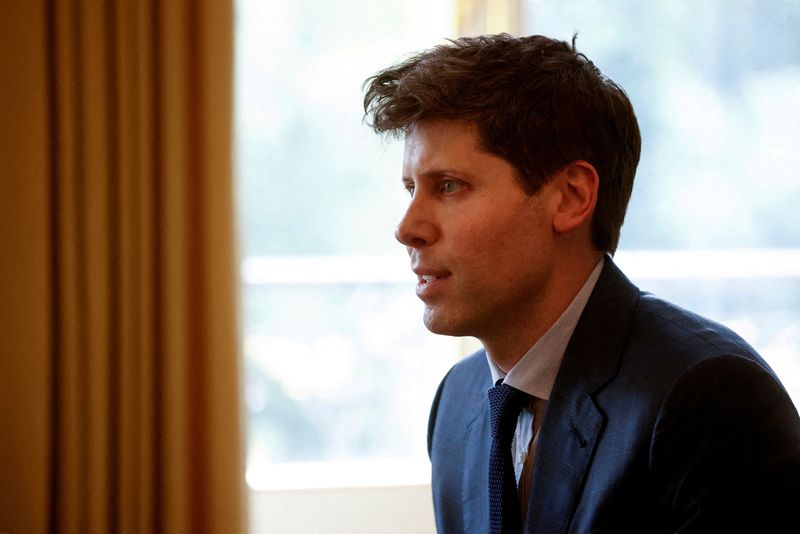 © Reuters. FILE PHOTO: OpenAI CEO Sam Altman meets with French President Emmanuel Macron (not pictured) at the Elysee Palace in Paris, France, 23 May 2023. President Macron meets Altman, ChatGP creator, to discuss Artificial intelligence issues. YOAN VALAT /Pool via REUTERS/File Photo