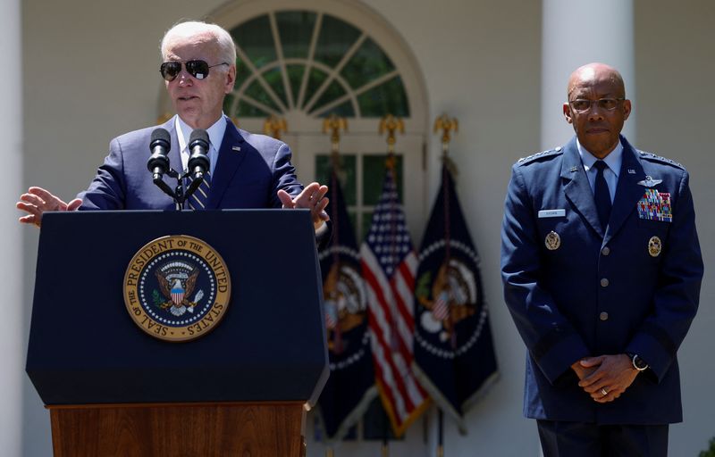 &copy; Reuters. U.S. President Joe Biden announces his nomination of U.S. Air Force General Charles Brown Jr. to serve as the next chairman of the U.S. Joint Chiefs of Staff, during an event in the Rose Garden at the White House in Washington, U.S., May 25, 2023. REUTERS