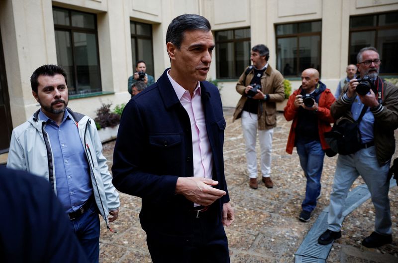 &copy; Reuters. Spain's Prime Minister Pedro Sanchez appears after he casts his vote at a polling station during Regional elections, in Madrid, Spain, May 28, 2023. REUTERS/Juan Medina