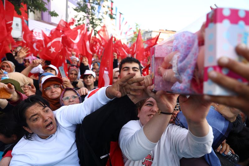&copy; Reuters. Apoiadores de Erdogan em Istanbul
28/05/2023
REUTERS/Hannah McKay