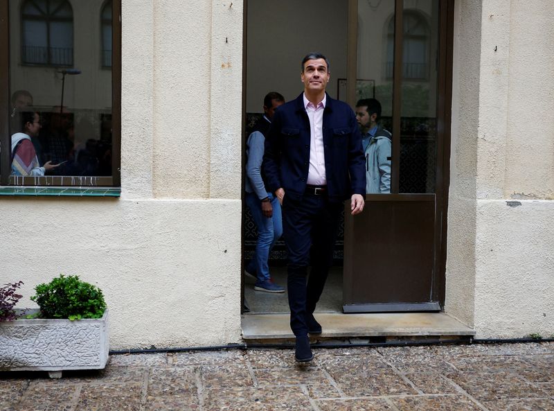 &copy; Reuters. FILE PHOTO: Spain's Prime Minister Pedro Sanchez appears after he casts his vote at a polling station during Regional elections, in Madrid, Spain, May 28, 2023. REUTERS/Juan Medina