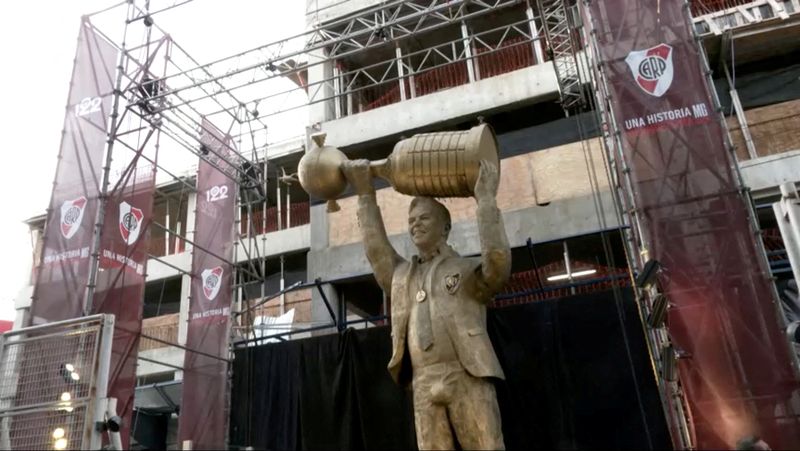 &copy; Reuters. Estátua do ex-jpgador e ex-técnico do River Plate Marcelo Gallardo é revelado em Buenos Aires
28/05/2023 REUTERS TV via REUTERS