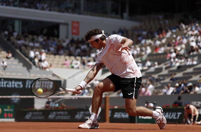 &copy; Reuters. Thiago Wild surpreende Medvedev e elimina número 2 do mundo em Roland Garros
30/05/2023
REUTERS/Benoit Tessier