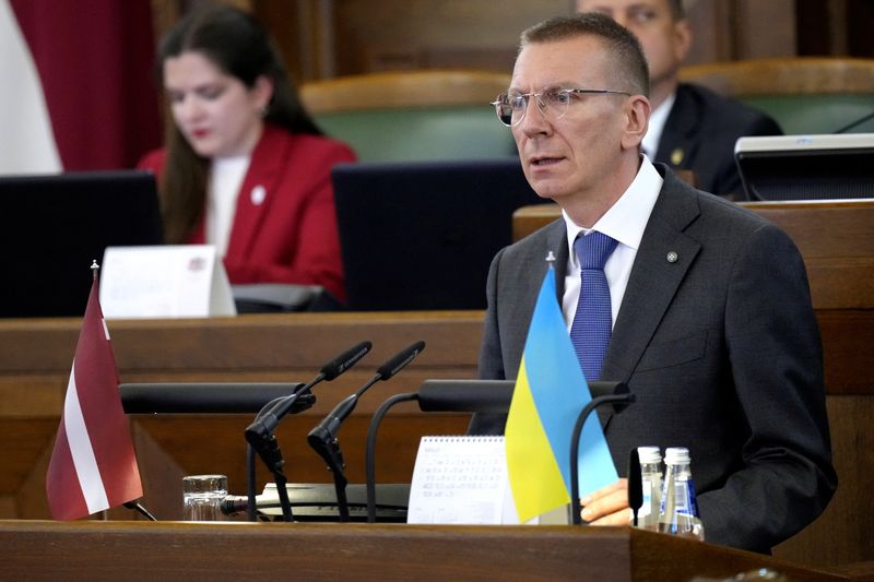 © Reuters. Newly-elected Latvian President Edgars Rinkevics adresses Latvian Parliament in Riga, Latvia May 31, 2023. REUTERS/Ints Kalnins