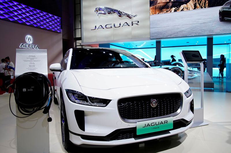 &copy; Reuters. FILE PHOTO: A Jaguar I-Pace electric vehicle (EV) is seen displayed at the Jaguar Land Rover booth during a media day for the Auto Shanghai show in Shanghai, China, April 19, 2021. REUTERS/Aly Song/File Photo