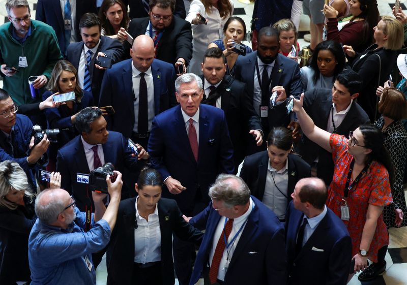 &copy; Reuters. U.S. House Speaker Kevin McCarthy (R-CA) speaks to reporters outside of the House floor in the midst of ongoing legislative wrangling over whether to raise the United States' debt ceiling and avoid a catastrophic default, at the U.S. Capitol in Washington