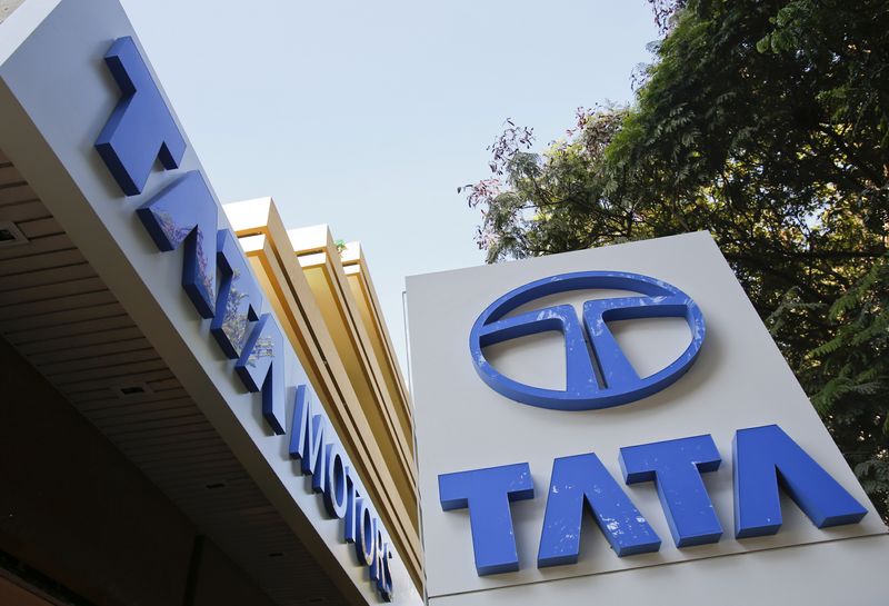 &copy; Reuters. Logo da Tata Motors em Mumbai
28/05/2013
REUTERS/Vivek Prakash