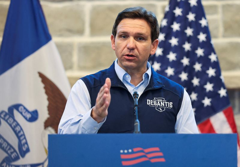 &copy; Reuters. Florida Governor Ron Desantis addresses Iowa residents on his second day of campaigning as an official candidate for the 2024 U.S. Republican presidential nomination, at Sun Valley Barn in Pella, Iowa, U.S. May 31, 2023.   REUTERS/Scott Morgan