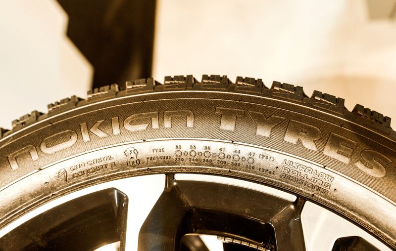 &copy; Reuters. FILE PHOTO: A tyre produced by the Finnish group Nokian Tyres on display at a dealership in Moscow, Russia, March 23, 2023. REUTERS/Maxim Shemetov