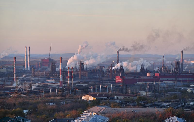 &copy; Reuters. FILE PHOTO-A view shows Magnitogorsk Iron and Steel Works (MMK) in the city of Magnitogorsk, Russia October 21, 2022. REUTERS/Alexander Manzyuk