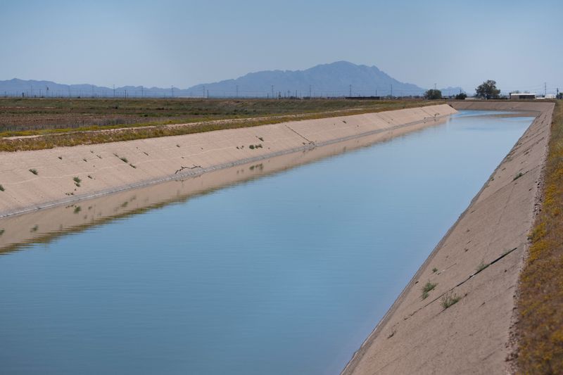 Arizona restricts Phoenix home construction amid water shortage