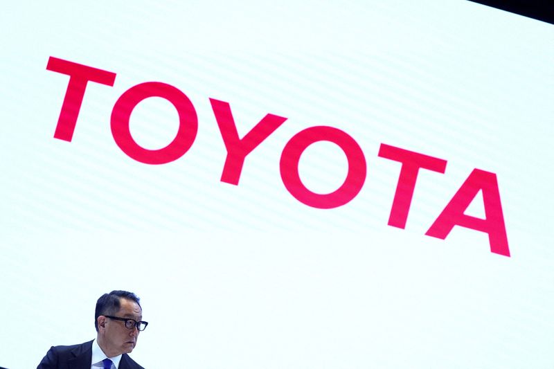 © Reuters. FILE PHOTO: Toyota Motor Corporation President Akio Toyoda attends a press conference over rigging safety tests by its affiliate Daihatsu that affected 88,000 vehicles, in Bangkok, Thailand, May 8, 2023. REUTERS/Athit Perawongmetha