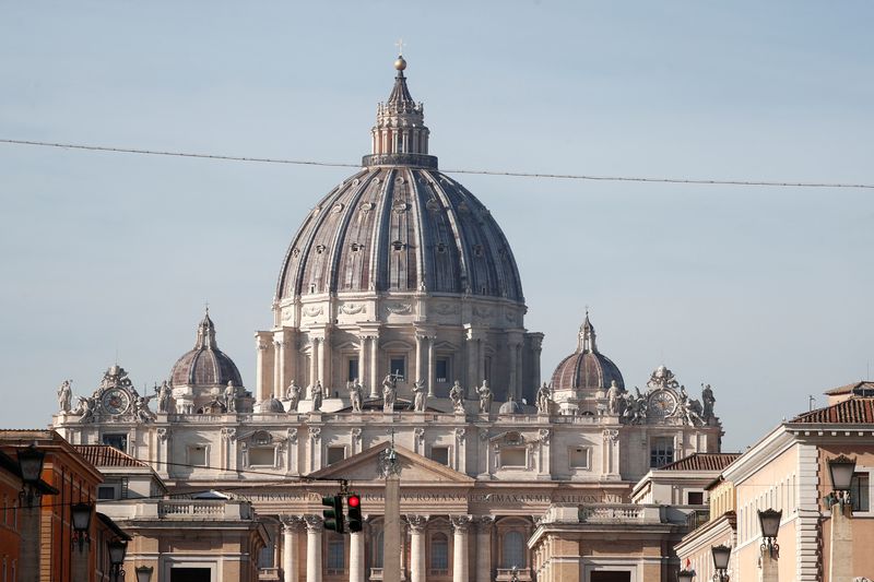 &copy; Reuters. كاتدرائية القديس بطرس في الفاتيكان يوم 31 ديسمبر كانون الأول 2022. تصوير: جويلمو مانجاباني-رويترز.
