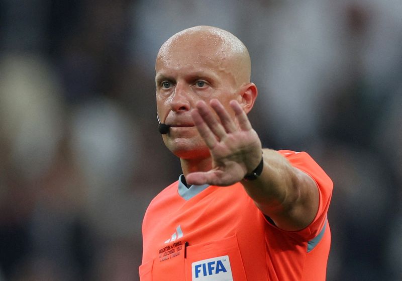 &copy; Reuters. Árbitro polonês Szymon Marciniak durante final da Copa do Mundo do Catar entre Argentina e França
18/12/2023 REUTERS/Lee Smith