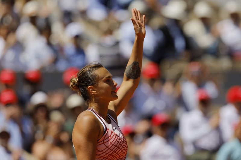 &copy; Reuters. Aryna Sabalenka celebra vitória na terceira rodada de Roland Garros, em Paris, França
02/06/2023
REUTERS/Clodagh Kilcoyne