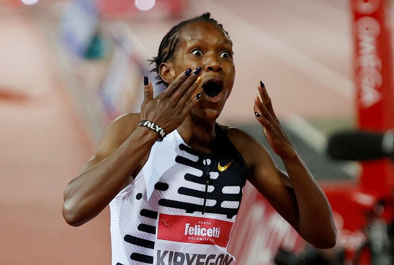 &copy; Reuters. 　陸上のダイヤモンドリーグ第３戦が２日にイタリアのフィレンツェで行われ、女子１５００メートルでフェイス・キピエゴン（ケニア）が３分４９秒１１の世界新記録をマークした（２０
