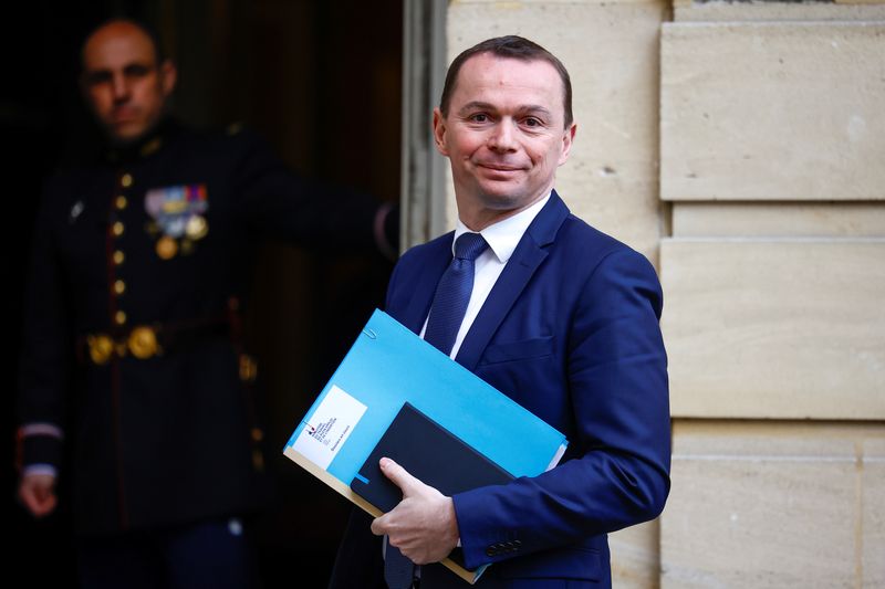 &copy; Reuters. Le ministre français du Travail, Olivier Dussopt, à l'hôtel Matignon, à Paris. /Photo prise le 5 avril 2023/REUTERS/Sarah Meyssonnier