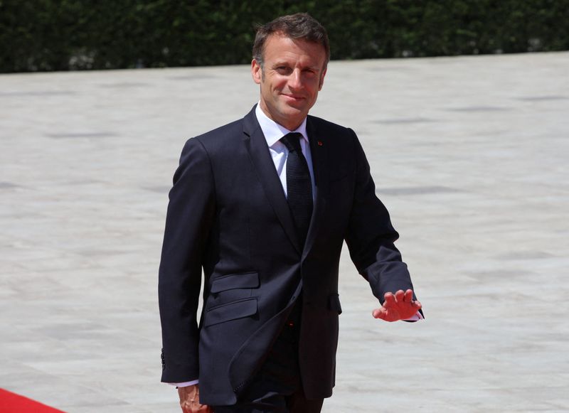 &copy; Reuters. Emmanuel Macron à Bulboaca, en Moldavie. /Photo prise le 1er juin 2023/REUTERS/Vladislav Culiomza