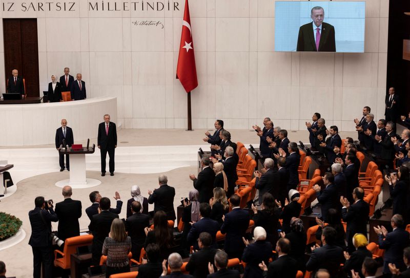 &copy; Reuters. Presidente turco, Tayyip Erdogan, toma posse no Parlamento após conquistar a reeleição
03/06/2023
REUTERS/Umit Bektas