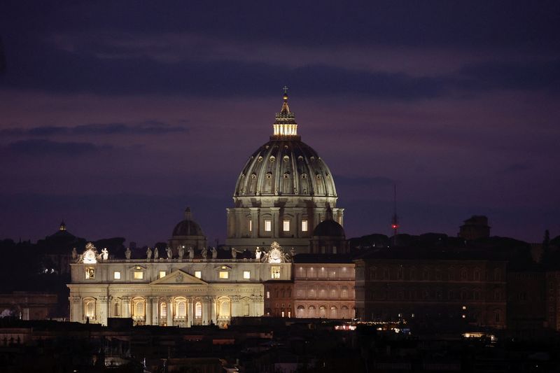 &copy; Reuters. FILE PHOTO: St. Peter's Basilica is seen from Pincio Terrace in Rome, Italy, January 1, 2023. REUTERS/Ciro De Luca