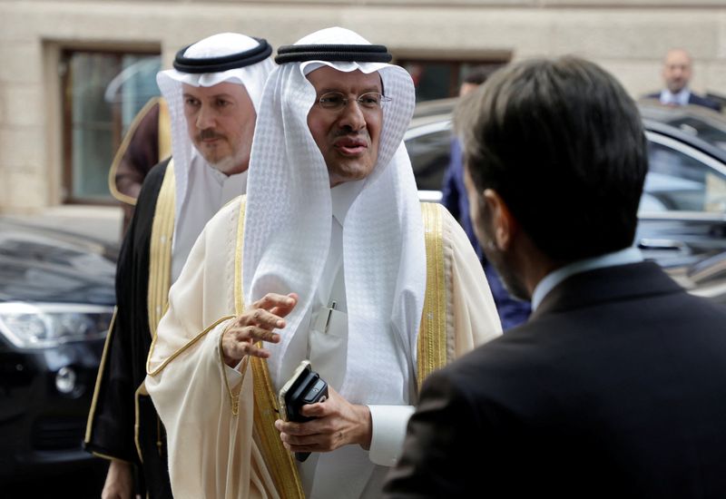 &copy; Reuters. Il ministro dell'Energia dell'Arabia Saudita, principe Abdulaziz bin Salman Al-Saud, a Vienna per una riunione dell'Opec, 4 giugno 2023. REUTERS/Leonhard Foeger