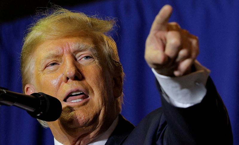 &copy; Reuters. FILE PHOTO: Former U.S. President and Republican presidential candidate Donald Trump attends a campaign event in Manchester, New Hampshire, U.S., April 27, 2023. REUTERS/Brian Snyder/File Photo