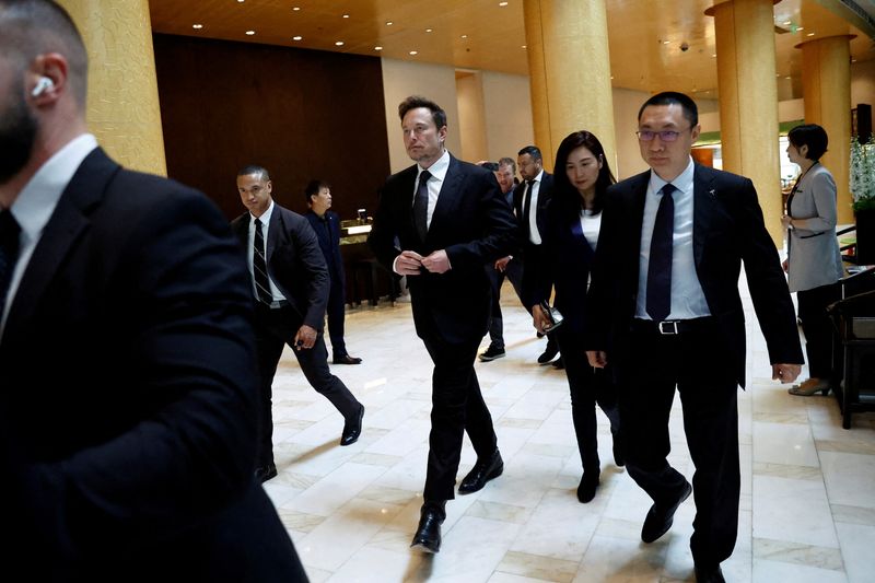 &copy; Reuters. FILE PHOTO: Tesla Chief Executive Officer Elon Musk leaves a hotel in Beijing, China May 31, 2023. REUTERS/Tingshu Wang/File Photo