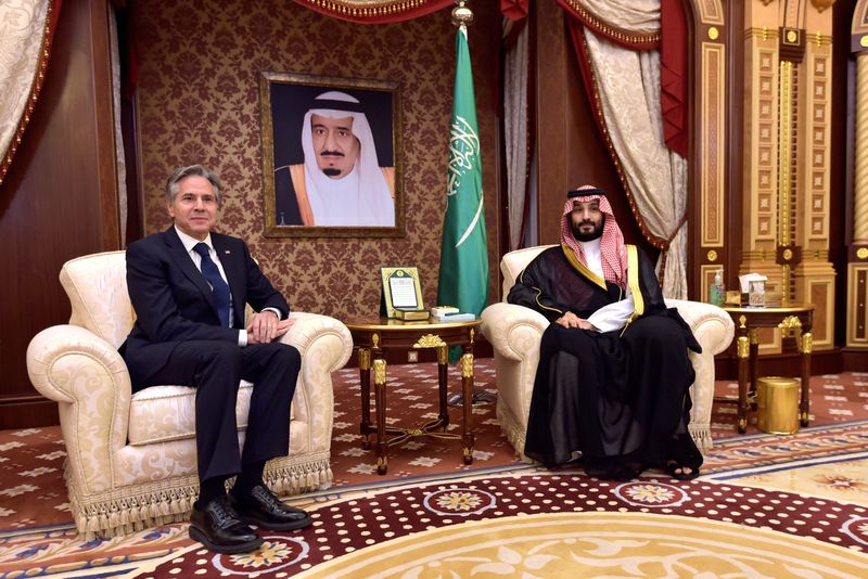 © Reuters. Saudi Arabia's Crown Prince Mohammed bin Salman (L) meets with US Secretary of State Antony Blinken in Jeddah in Jeddah, Saudi Arabia June 7, 2023. Amer Hilabi/Pool via REUTERS