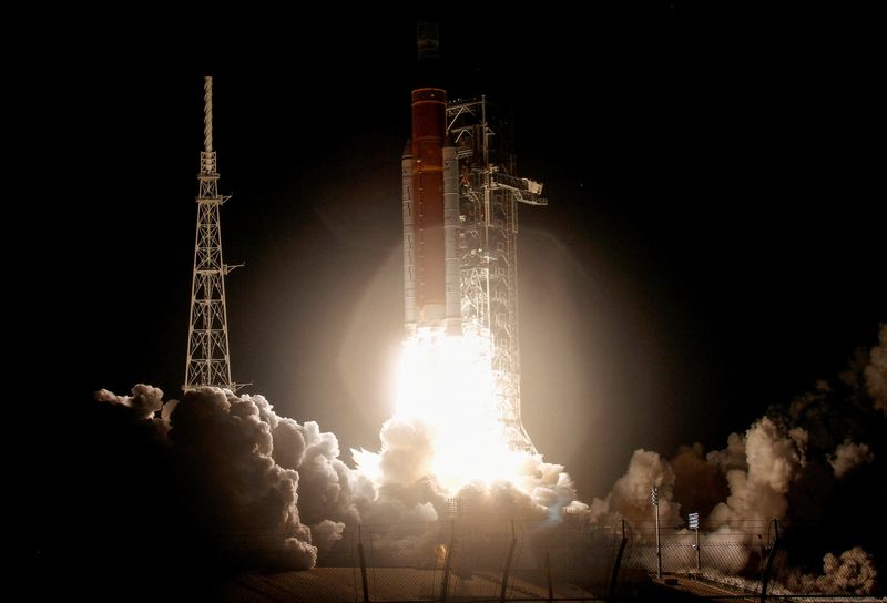 &copy; Reuters. FILE PHOTO: NASA's next-generation moon rocket, the Space Launch System (SLS) rocket with the Orion crew capsule, lifts off from launch complex 39-B on the unmanned Artemis I mission to the moon at Cape Canaveral, Florida, U.S. November 16, 2022. REUTERS/