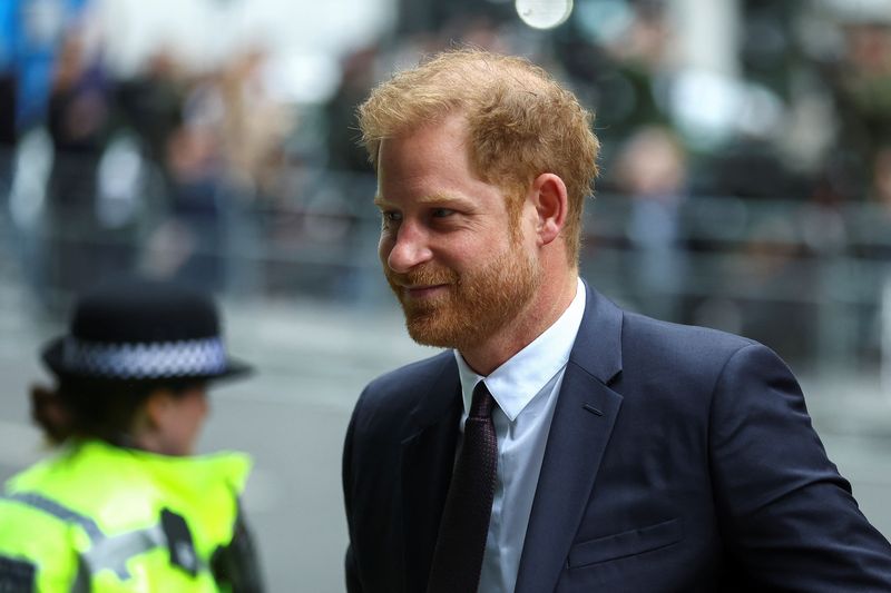 &copy; Reuters. Príncipe britânico Harry, duque de Sussex, caminha do lado de fora do Edifício Rolls do Supremo Tribunal em Londres
06/06/2023
REUTERS/Hannah McKay