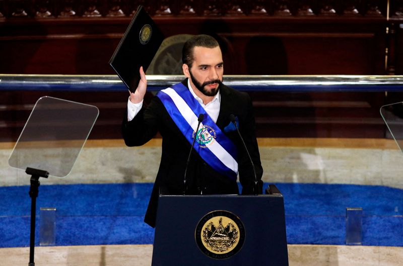 El Salvador, seçimler öncesinde Kongre'nin büyüklüğünü azalttı