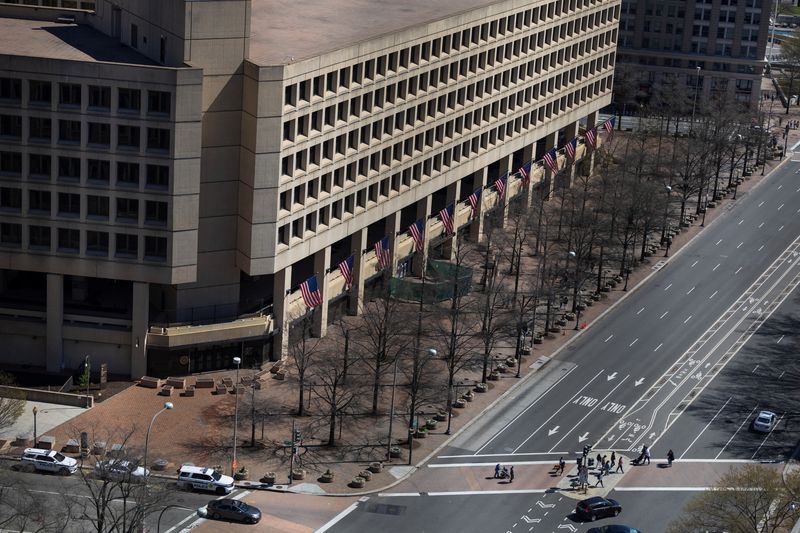 © Reuters. FOTO DE ARCHIVO: El edificio de la Oficina Federal de Investigación, en horas de la tarde, en Washington, Estados Unidos, 26 de marzo de 2023. REUTERS/Tom Brenner