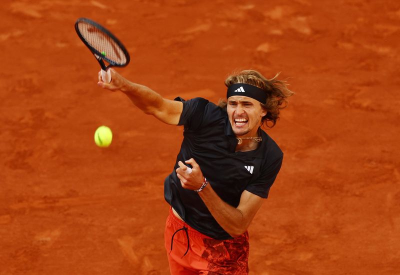 © Reuters. Roland Garros, Paris, Francia, 7 de junio del  2023 Alexander Zverev en un partido contra el argentino Tomas Martin Etcheverry REUTERS/Kai Pfaffenbach