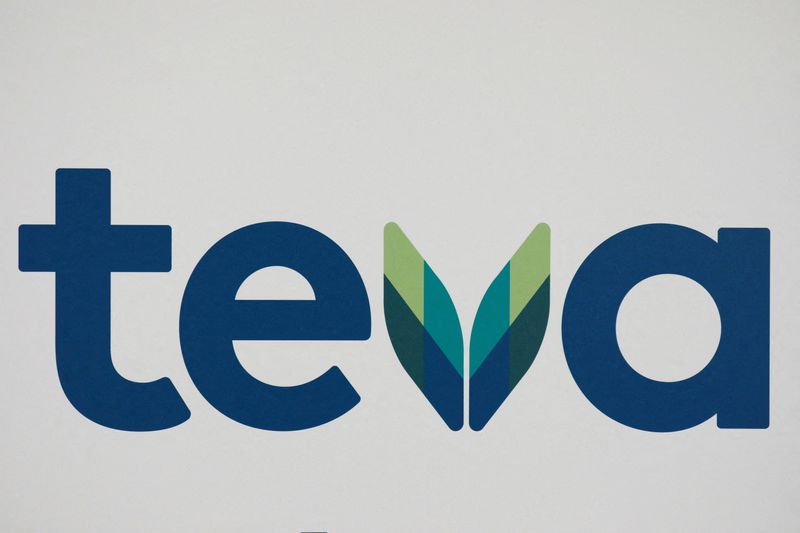 &copy; Reuters. Foto de archivo del logo de Teva Pharmaceutical Industries en Tel Aviv, Israel 
Feb 19, 2019. REUTERS/Amir Cohen 