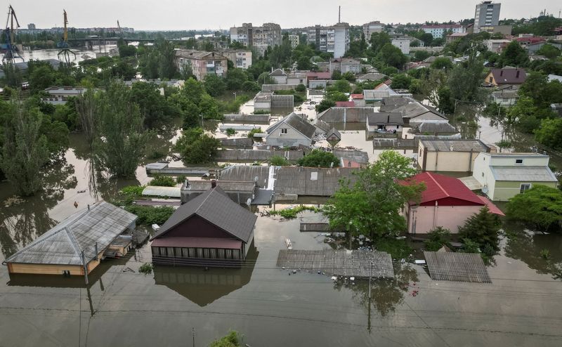 &copy; Reuters. Una veduta di un'area allagata dopo la distruzione della diga di Nova Kakhovka, Kherson, Ucraina, 7 giugno 2023. REUTERS/Vladyslav Smilianets/