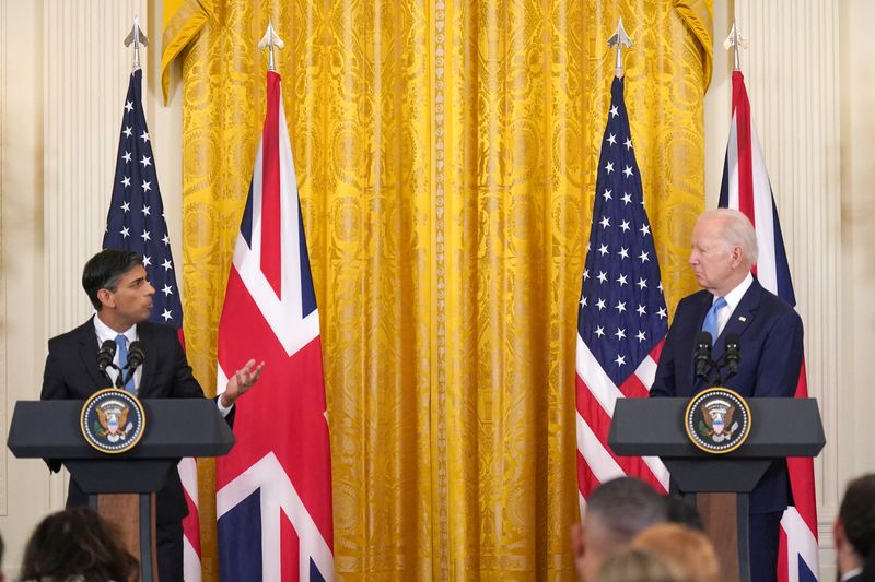 &copy; Reuters. British Prime Minister Rishi Sunak and U.S. President Joe Biden take part in a joint press conference in the East Room of the White House, in Washington DC, U.S., June 8, 2023. Niall Carson/Pool via REUTERS