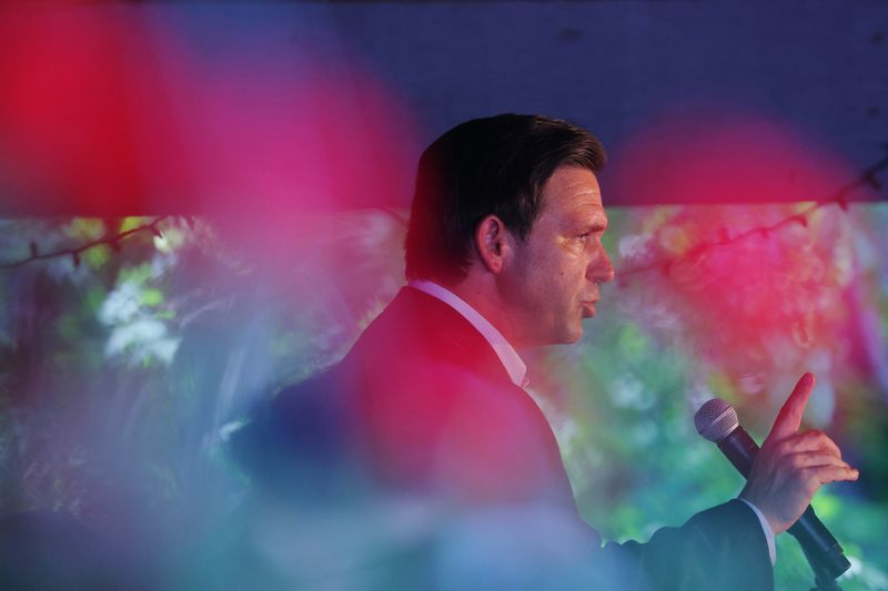 © Reuters. FILE PHOTO: Republican presidential candidate and Florida Governor Ron DeSantis speaks at a campaign event at the Derry-Salem Elks Lodge in Salem, New Hampshire, U.S., June 1, 2023.     REUTERS/Brian Snyder