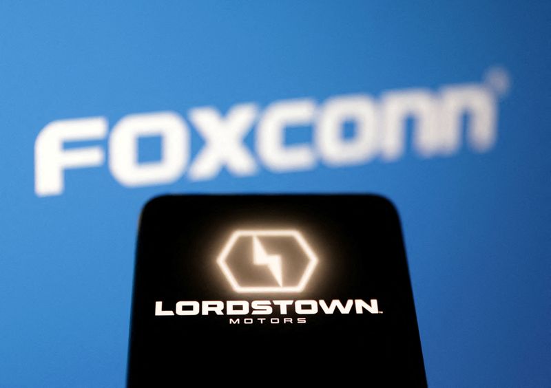 &copy; Reuters. FILE PHOTO: Lordstown Motors and Foxconn logos are seen in this illustration taken, May 2, 2023. REUTERS/Dado Ruvic/Illustration/File Photo