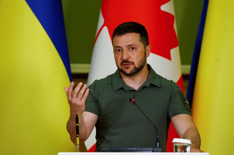 &copy; Reuters. Ukraine's President Volodymyr Zelenskiy speaks during a joint press conference with Canadian Prime Minister Justin Trudeau, amid Russia's attack on Ukraine, in Kyiv, Ukraine June 10, 2023. REUTERS/Valentyn Ogirenko
