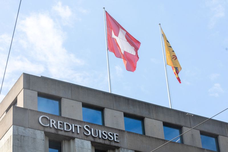 Credit Suisse CEO memo signals UBS deal to close Monday - Bloomberg