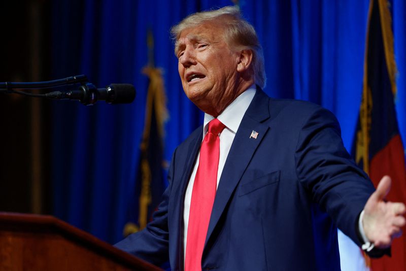 © Reuters. Former U.S. President and Republican presidential candidate Donald Trump speaks at the North Carolina Republican Party convention in Greensboro, North Carolina, U.S. June 10, 2023.  REUTERS/Jonathan Drake