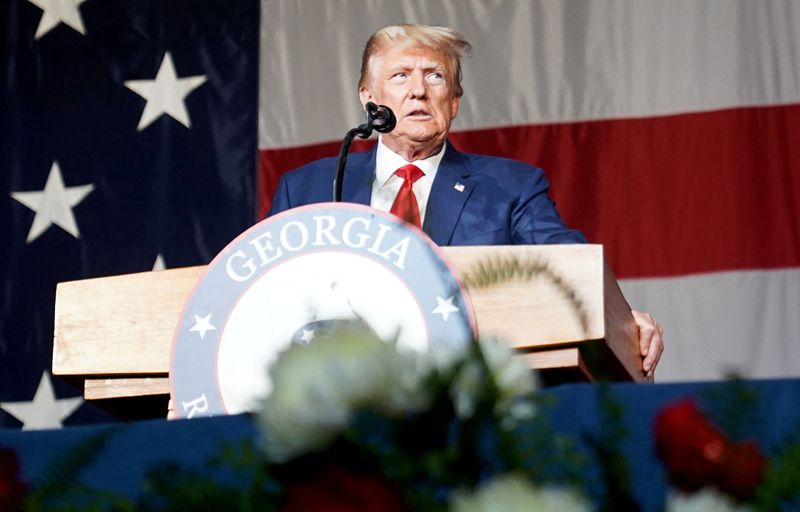 &copy; Reuters. الرئيس الأمريكي السابق والمرشح الجمهوري للانتخابات الرئاسية دونالد ترامب أثناء حضور مؤتمر الحزب الجمهوري في ولاية جورجيا يوم السبت. تصوير: