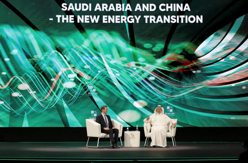 © Reuters. Saudi Arabia's Minister of Energy Prince Abdulaziz bin Salman Al-Saud speaks as event moderator Dan Murphy reacts during 10th Arab-China Business Conference in Riyadh, Saudi Arabia, June 11, 2023. REUTERS/Ahmed Yosri