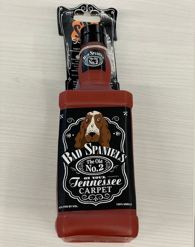 &copy; Reuters. FILE PHOTO: A dog toy called “Bad Spaniels,” shaped like a Jack Daniel's whiskey bottle, at the center of a trademark dispute that will go before the U.S. Supreme Court this week in a case that could redefine how the judiciary applies constitutional f