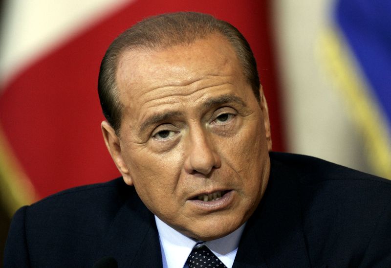 &copy; Reuters. Ex-primeiro-ministro italiano Silvio Berlusconi
30/12/2004. REUTERS/Tony Gentile/File Photo