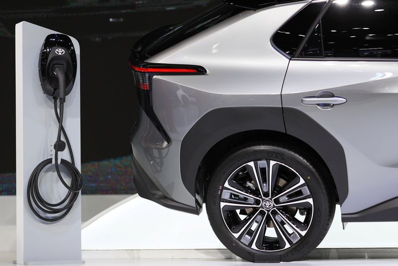 &copy; Reuters. FILE PHOTO: A Toyota EV car is seen at the Bangkok International Motor Show in Bangkok, Thailand, March 30, 2022. REUTERS/Soe Zeya Tun