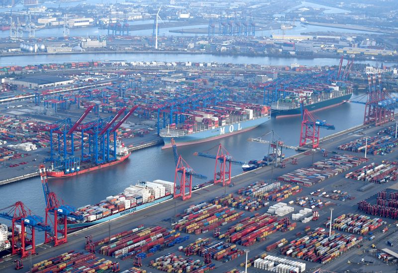 &copy; Reuters. Aerial view of a container terminal in the port of Hamburg, Germany November 14, 2019. REUTERS/Fabian Bimmer/File Photo