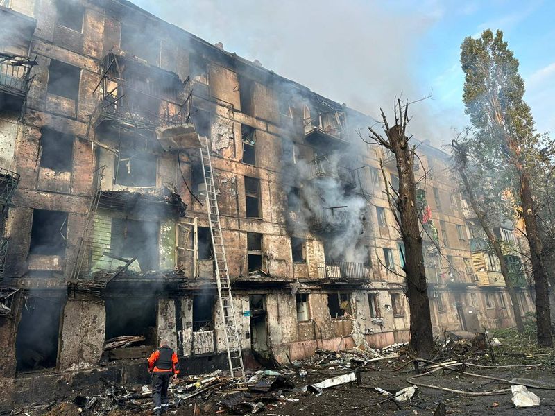 &copy; Reuters. A view shows a residential building heavily damaged by a Russian missile strike, amid Russia's attack on Ukraine, in Kryvyi Rih, Dnipropetrovsk region, Ukraine June 13, 2023. Governor of Dnipropetrovsk Regional Military-Civil Administration Serhii Lysak v