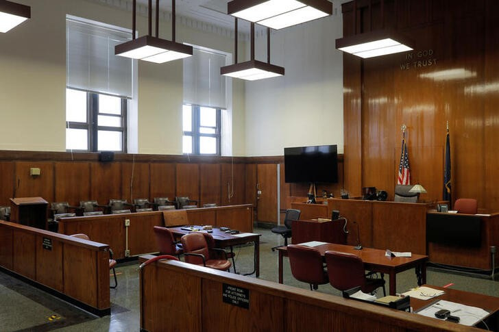 © Reuters. An empty courtroom is seen at the New York State Supreme Court in Manhattan, New York City, U.S., August 21, 2020. REUTERS/Andrew Kelly/File Photo